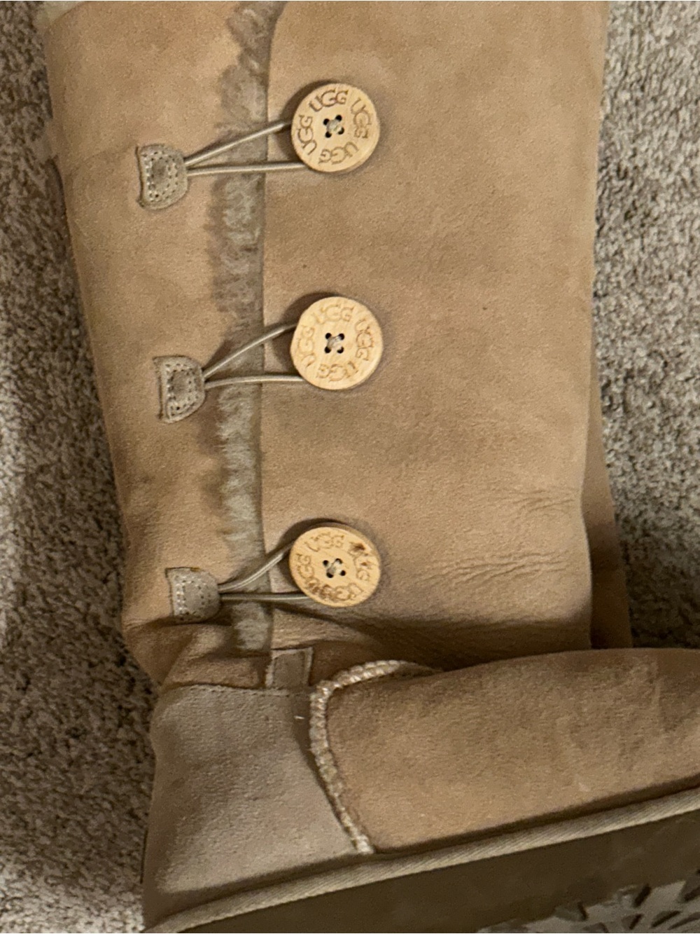 UGG size 10. Chestnut Button Suede Shearling Women's Boots - Picture 2 of 8